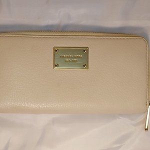 Michael Kors Long Zip Around Wallet